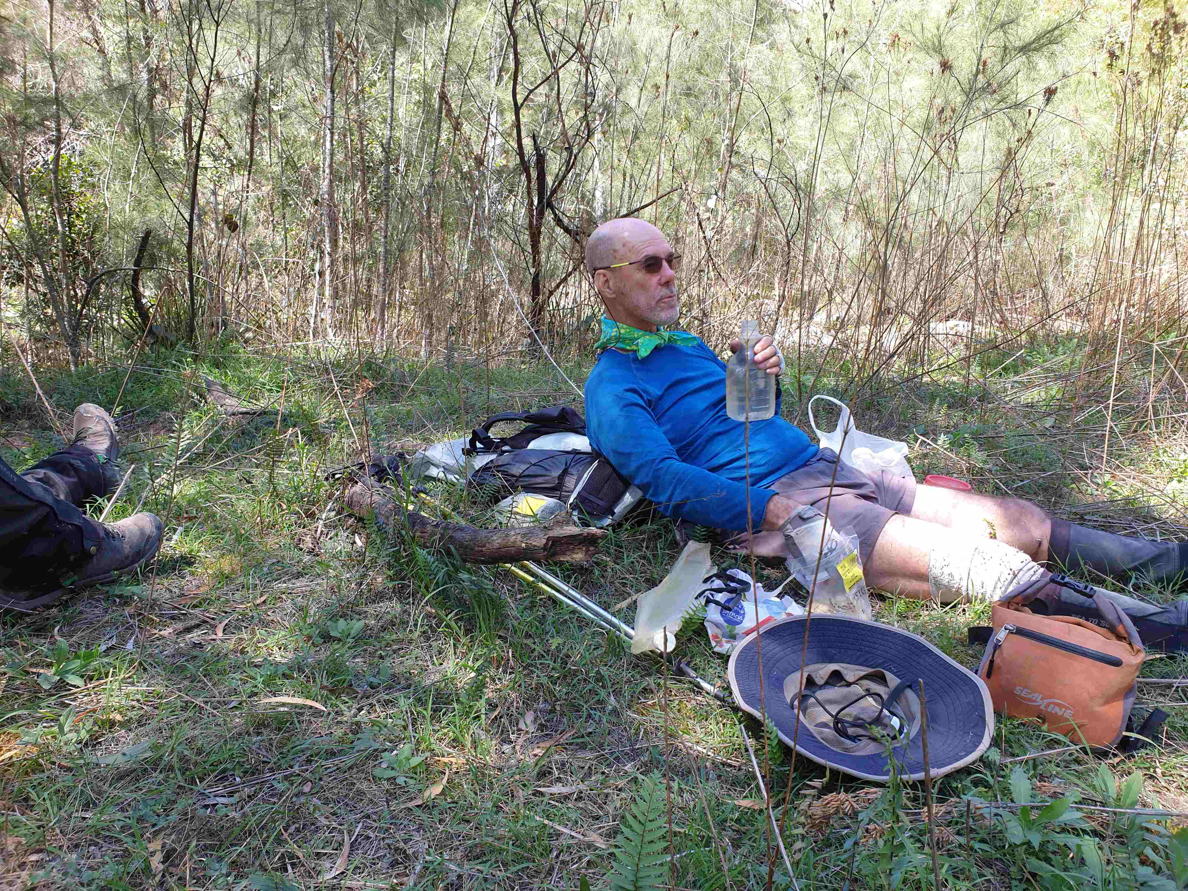 Geoff Luscombe scroggin browsing by Tuggolo Creek